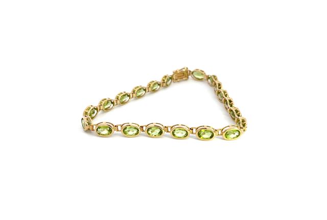 14K Yellow Gold Oval Peridot Gemstone Bracelet